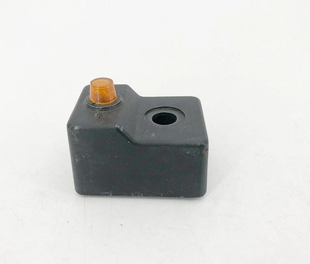 New Parker K593-302 Coil With Light 110V/50 120V/60 6 Watts