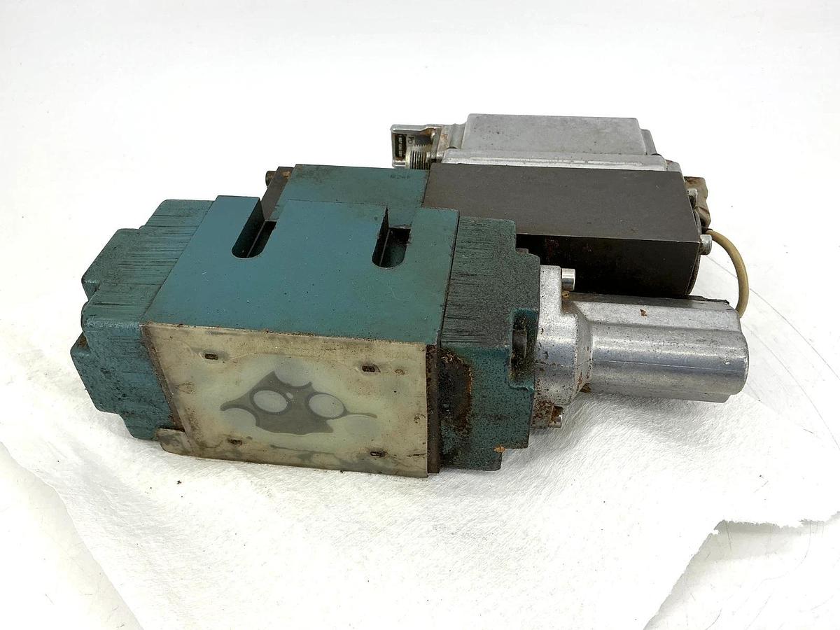 Used Bosch 0811404662 Hydraulic Valve 250bar 7-Pin 24V 4WRLE-10-V85M-3X/G24ETK0/A1M