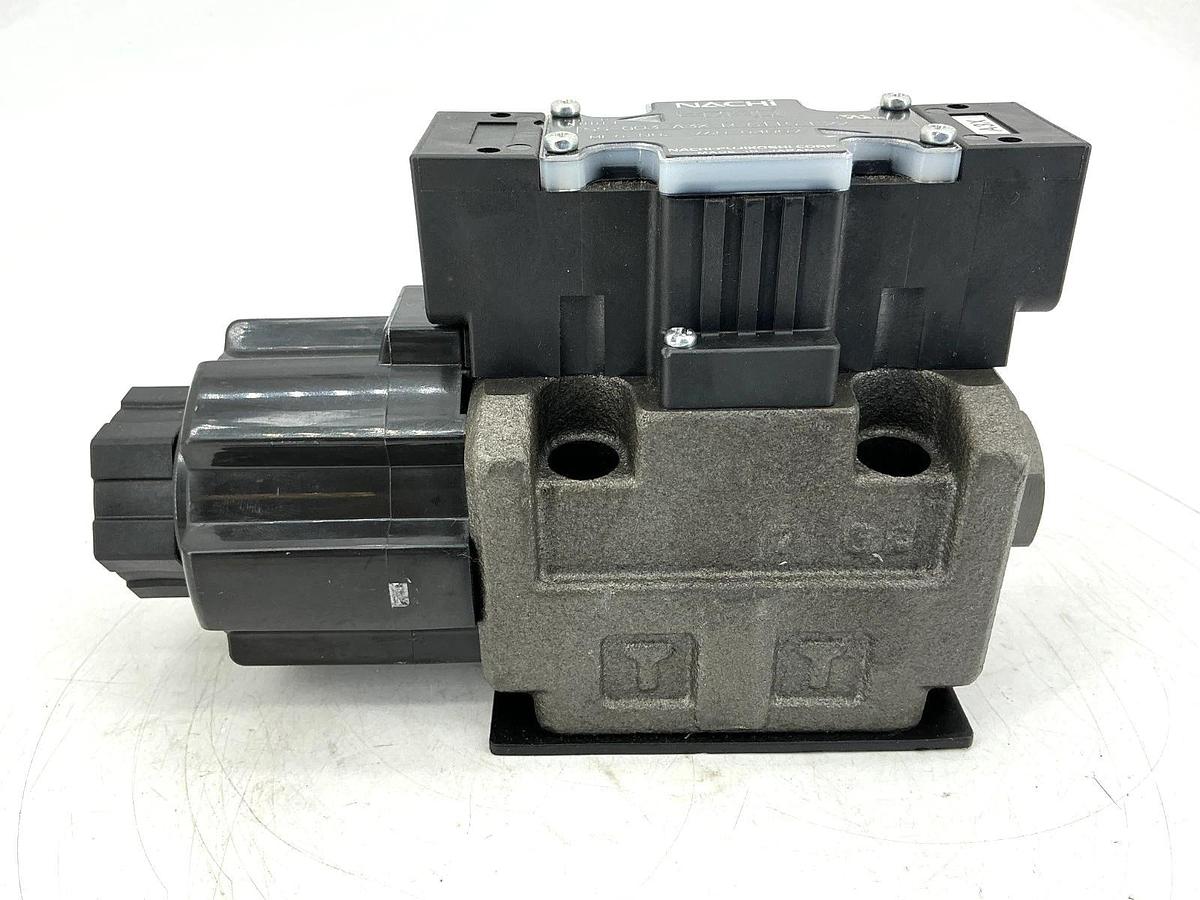 New Nachi SS-G03-A3X-R-C115-E22 Directional Control Valve 4-Way 5075PSI - No Box