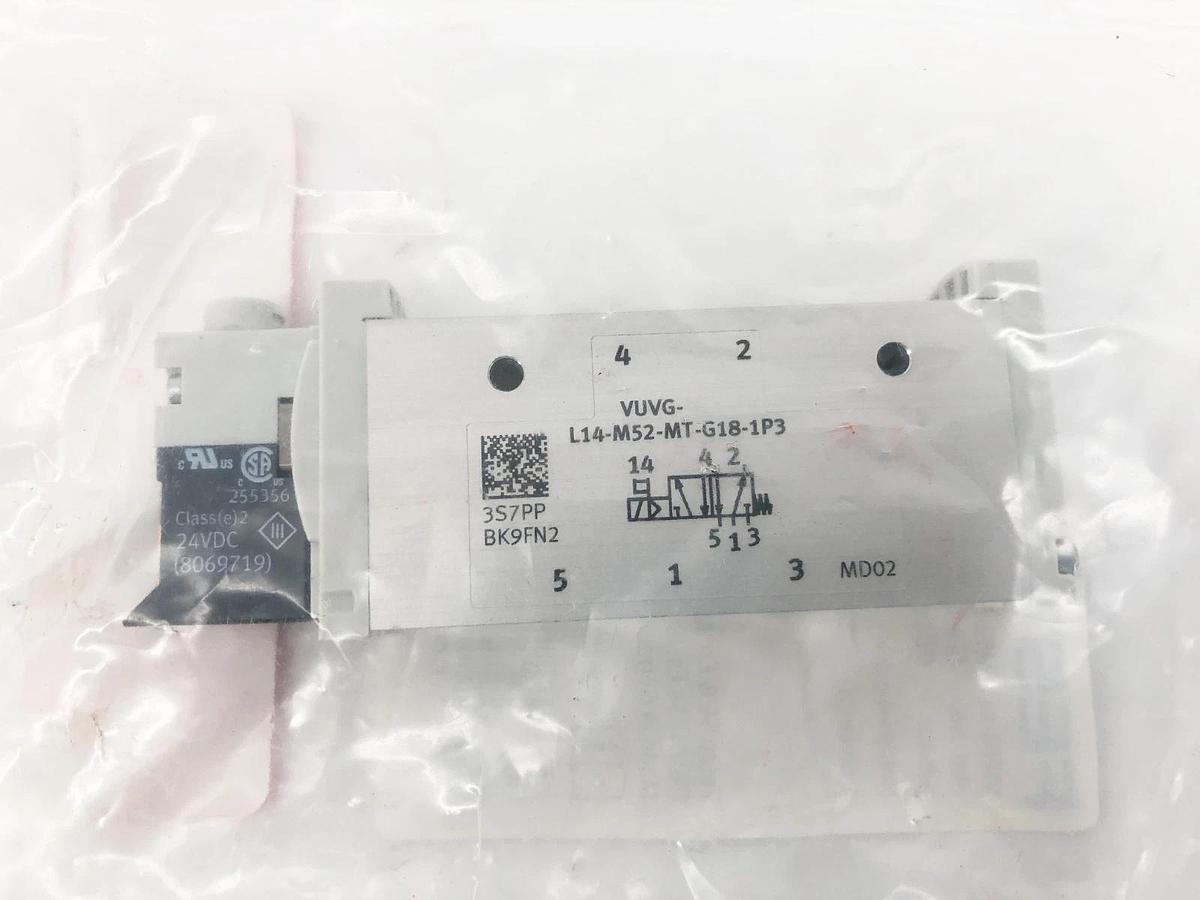 New Festo VUVG-L14-M52-MT-G18-1P3 Solenoid Valve 24VDC 574371