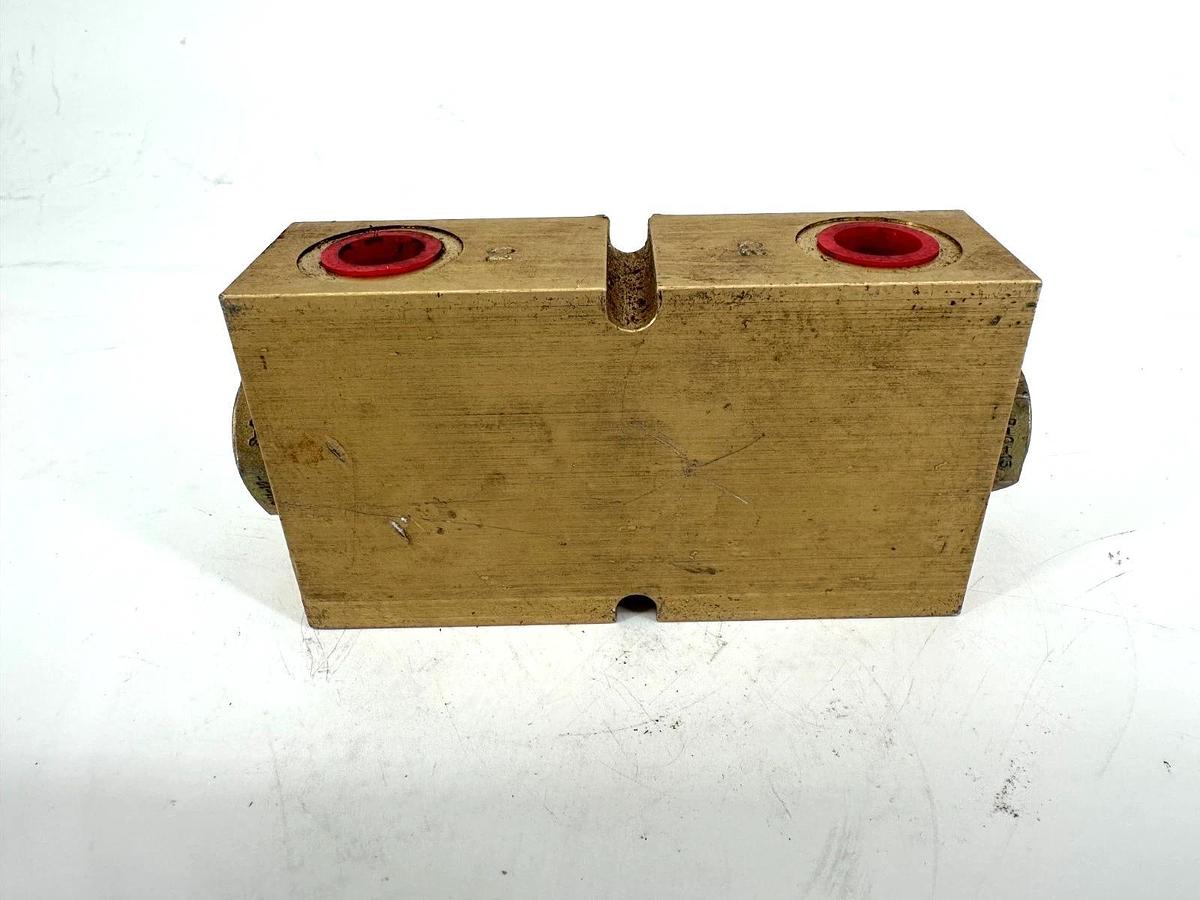 Used Vickers DPC1-10-P-6T Check Valve REV .3 Gold Color