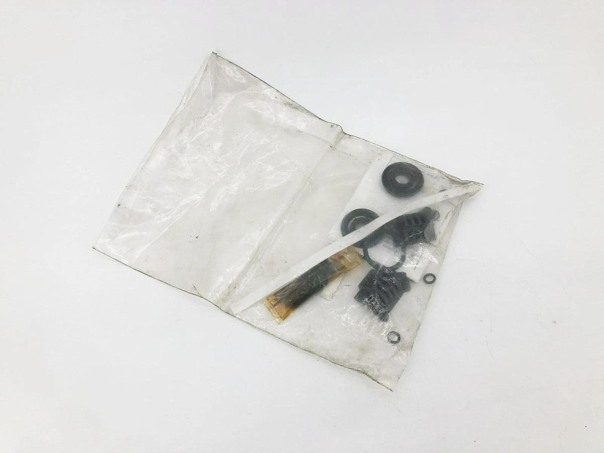 New Parker L074840032 Rodless Seal Kit 32mm