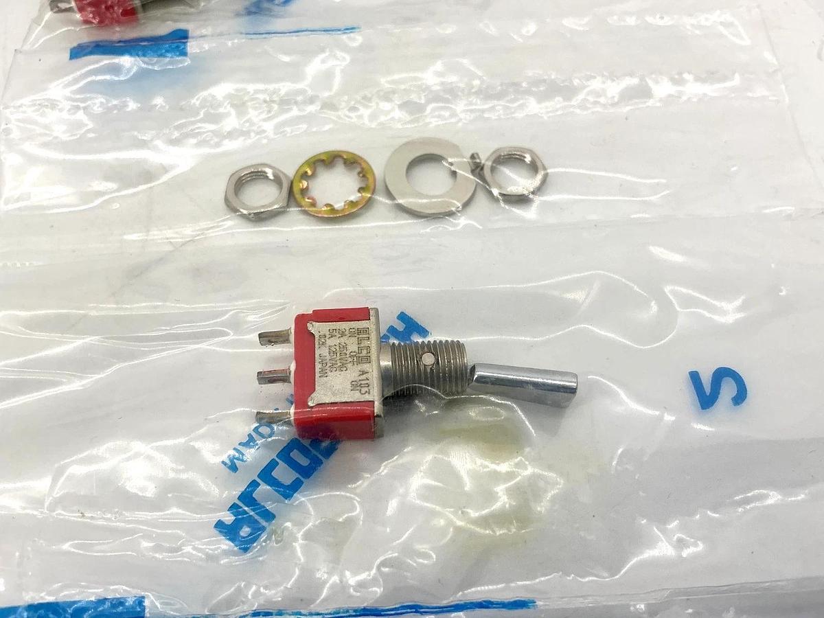 Lot of 5 New Alcoswitch A103P3YZQ Gemini Ser Toggle Switch 3-Pin 3-Pos 5A 125V