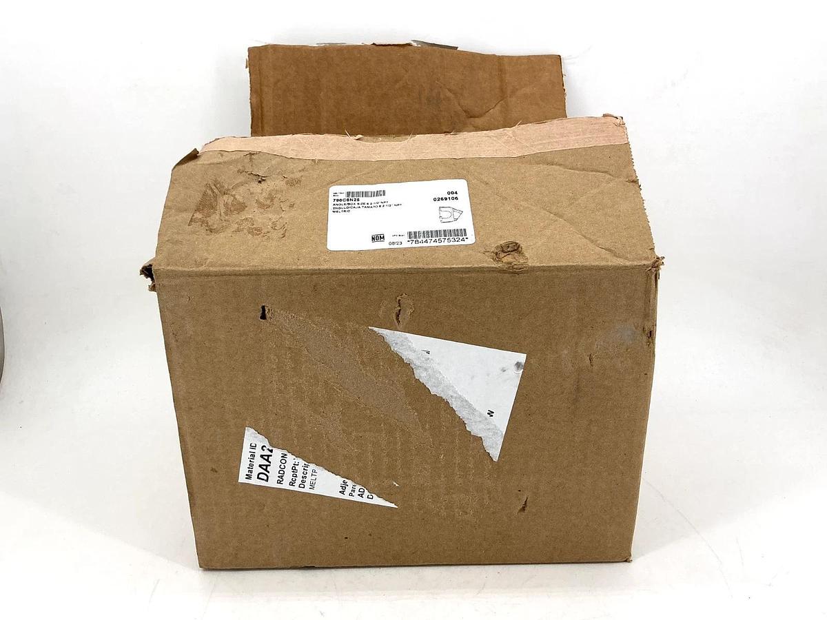 New Meltric 796C6N25 Junction Box 6-1/2" - Body Only (Missing Angle Adapter)