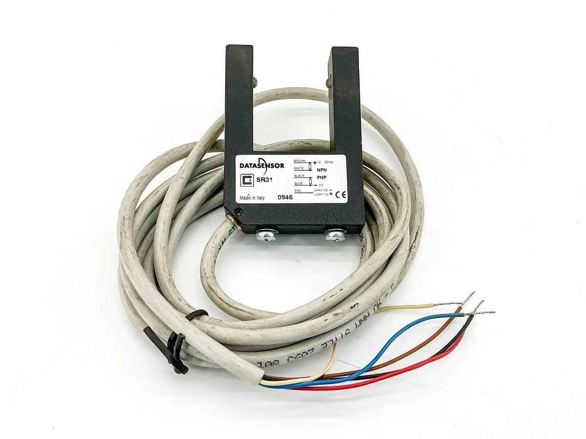 New Datasensor SR31 Fork Sensor 10-30VDC 5 Wire - No Box