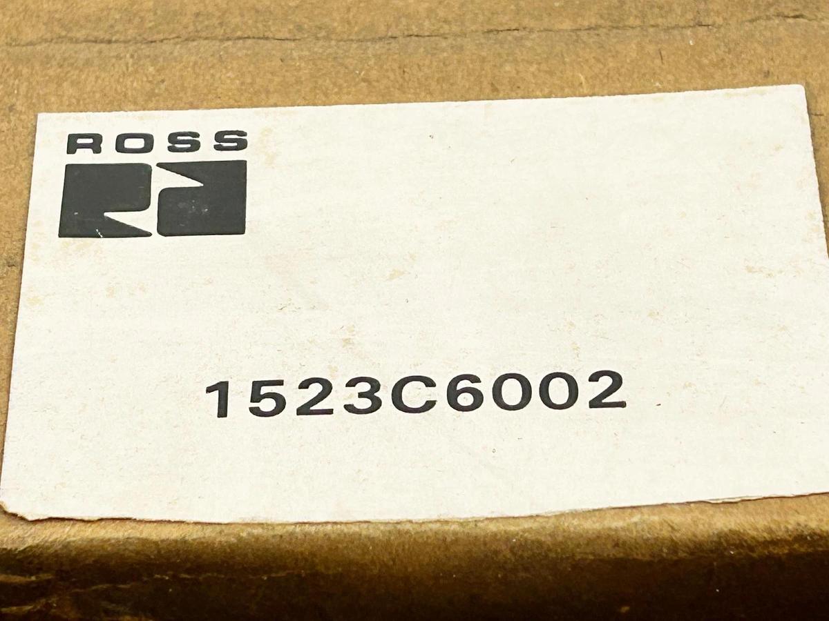 New Ross Controls 1523C6002 Hydraulic Valve 1-3/2" Piped Exhaust 20Bar