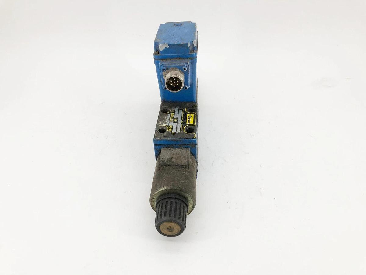 Used Parker D1FXE02HCNBJ0050 Servo Valve 24VDC Nom. 3A 500psi