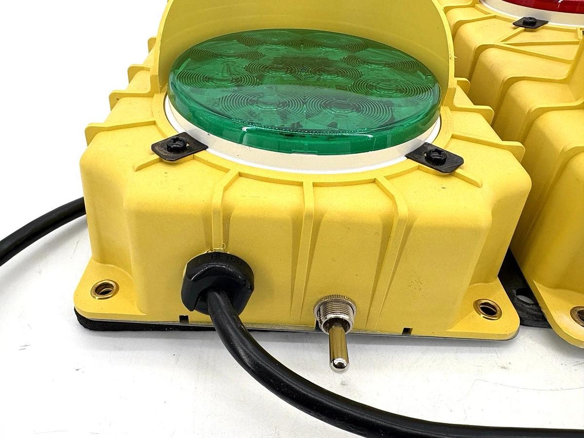 New Tri-Lite SG30P-115RG-LED Stop & Go Loading Dock Safety Light Set 115VAC