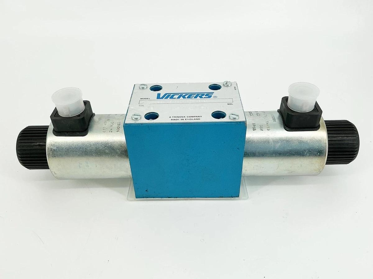 New Vickers DG4V-5-6CJ-M-U-H6-20 Solenoid Valve 24VDC 38W - No Box