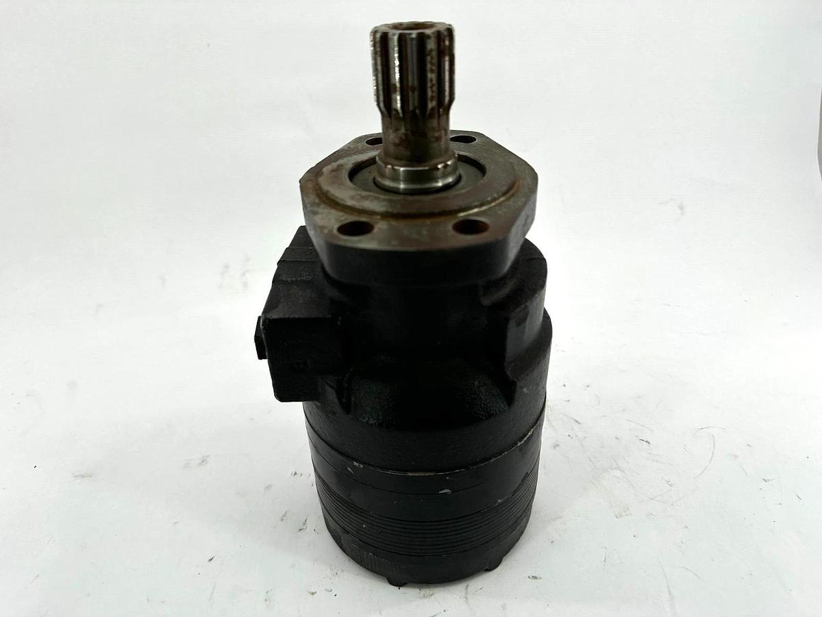 New Ross TORQMOTOR MB100105AAAB Hydraulic Motor 1.245" OD - No Box