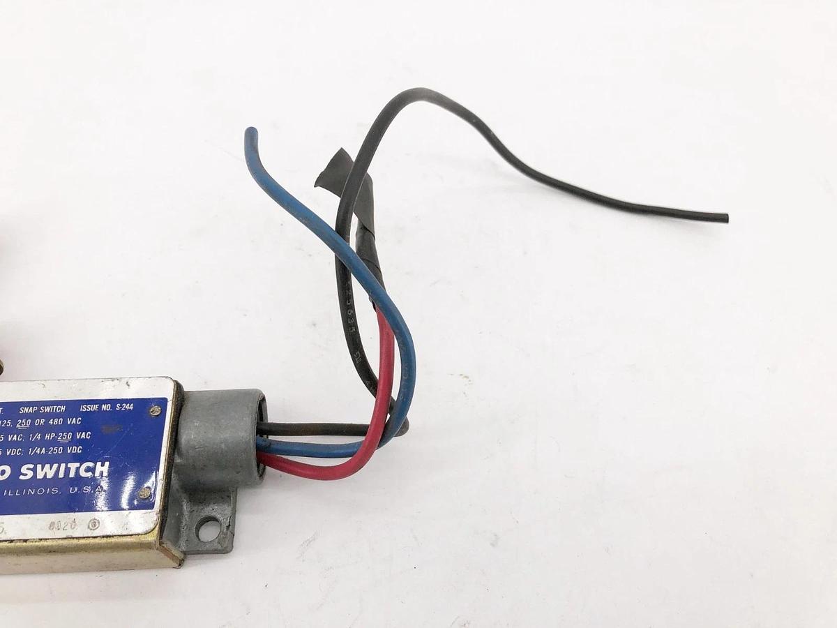 Used Honeywell Microswitch BZLN-2-LH5 Roller Limit Switch 15A 125-480VAC