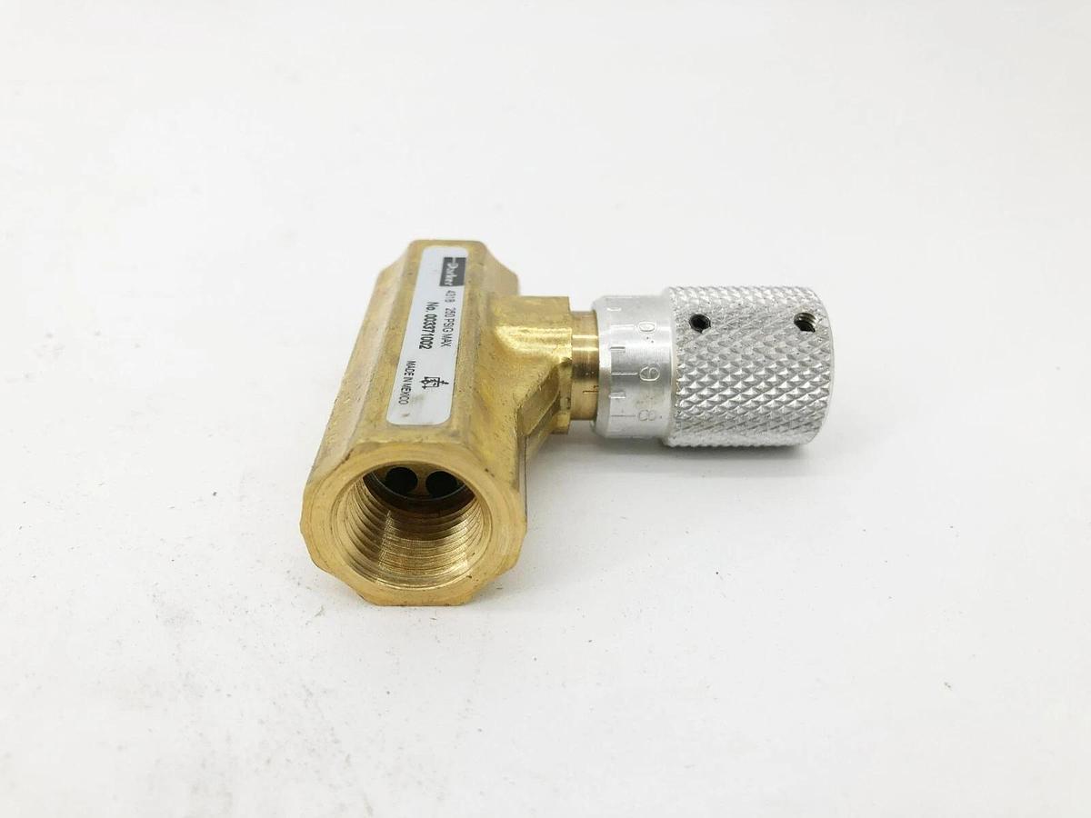 New Parker 003371002 Flow Control Valve 3/8" Brass