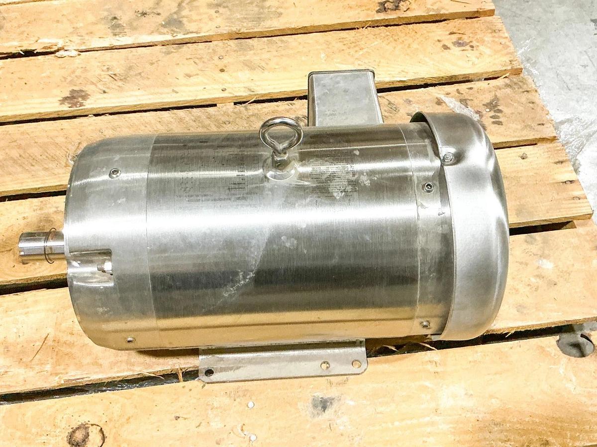 New Baldor CESSWDM3710T Electric Motor 460V 3PH 7.5HP 19A 1770RPM 37J639T864G1