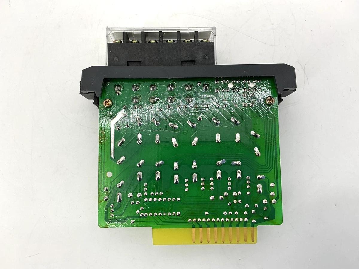 New Automation Direct D3-08TA-2 Output Module 110-220VAC 1A 80-265VAC D308TA2