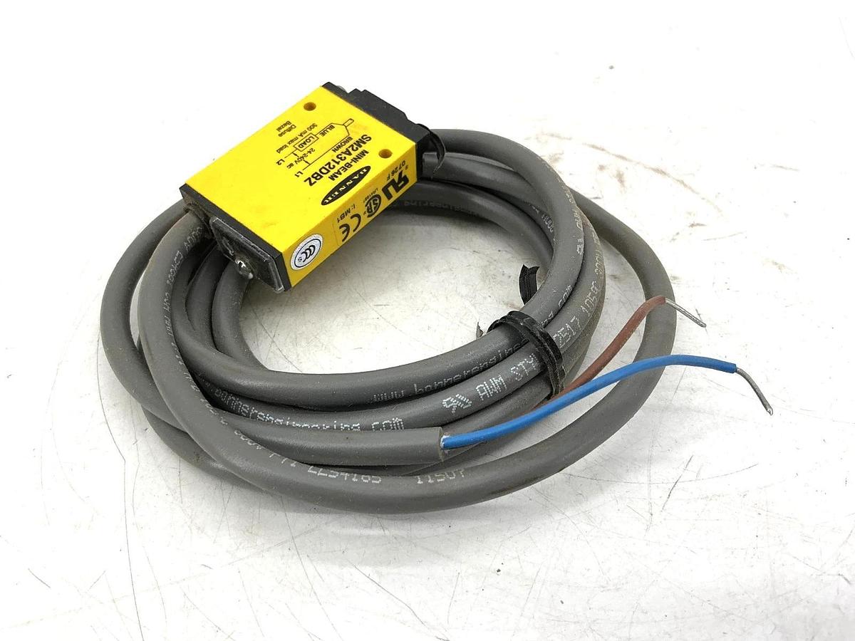 New Banner Engineering SM2A312DBZ Photoelectric Sensor 24-240VAC 26473 - No Box