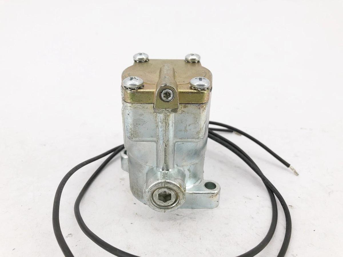 New Parker K085-1019 Pilot Valve 110/120V - No Box