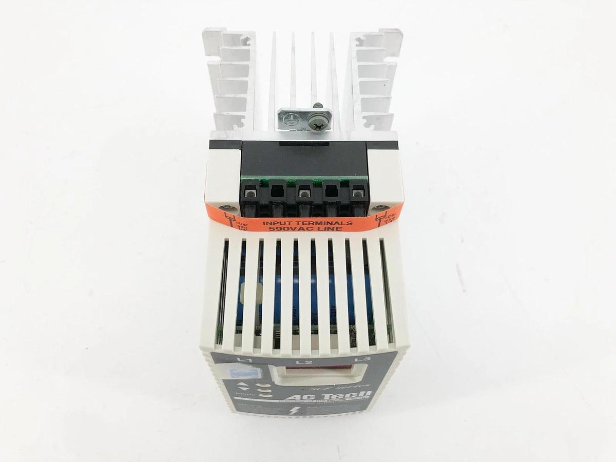 New Lenze AC Tech SF520 AC Motor Drive 2HP 480/590V 3PH