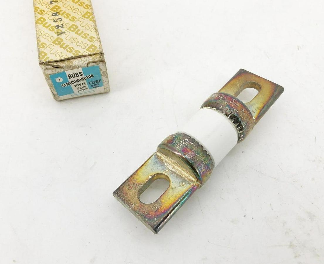 New Gould Shawmut FWH-200A Semiconductor Fuse 200A 500VAC/DC