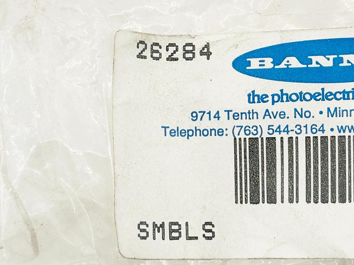 New Banner Engineering SMBLS Sensor Bracket Right Angle 26284