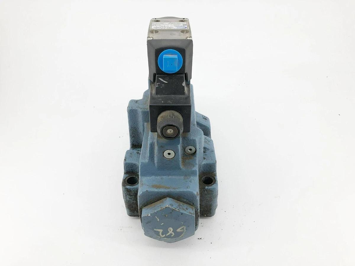 Used Continental Hydraulics VSD08M-3F-G1B-60L-A Directional Valve 120/110VAC 3000psi