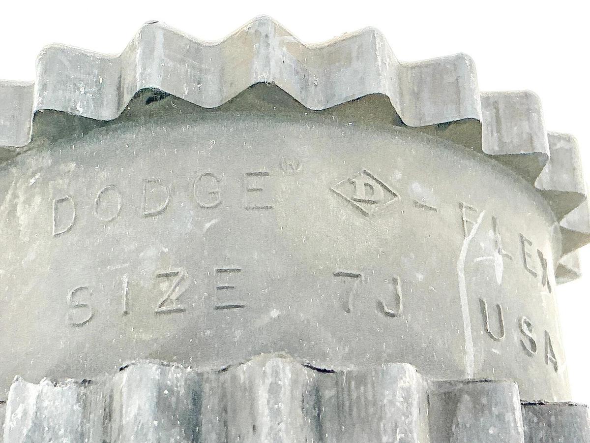 New Dodge 7JN D-Flex Coupling Sleeve 004217