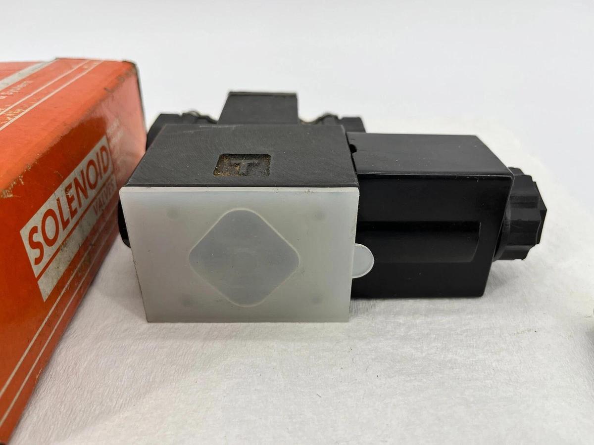 Used Hystar Canimex DSG-2B2-01-A110 Hydraulic Solenoid Valve - missing cover screws