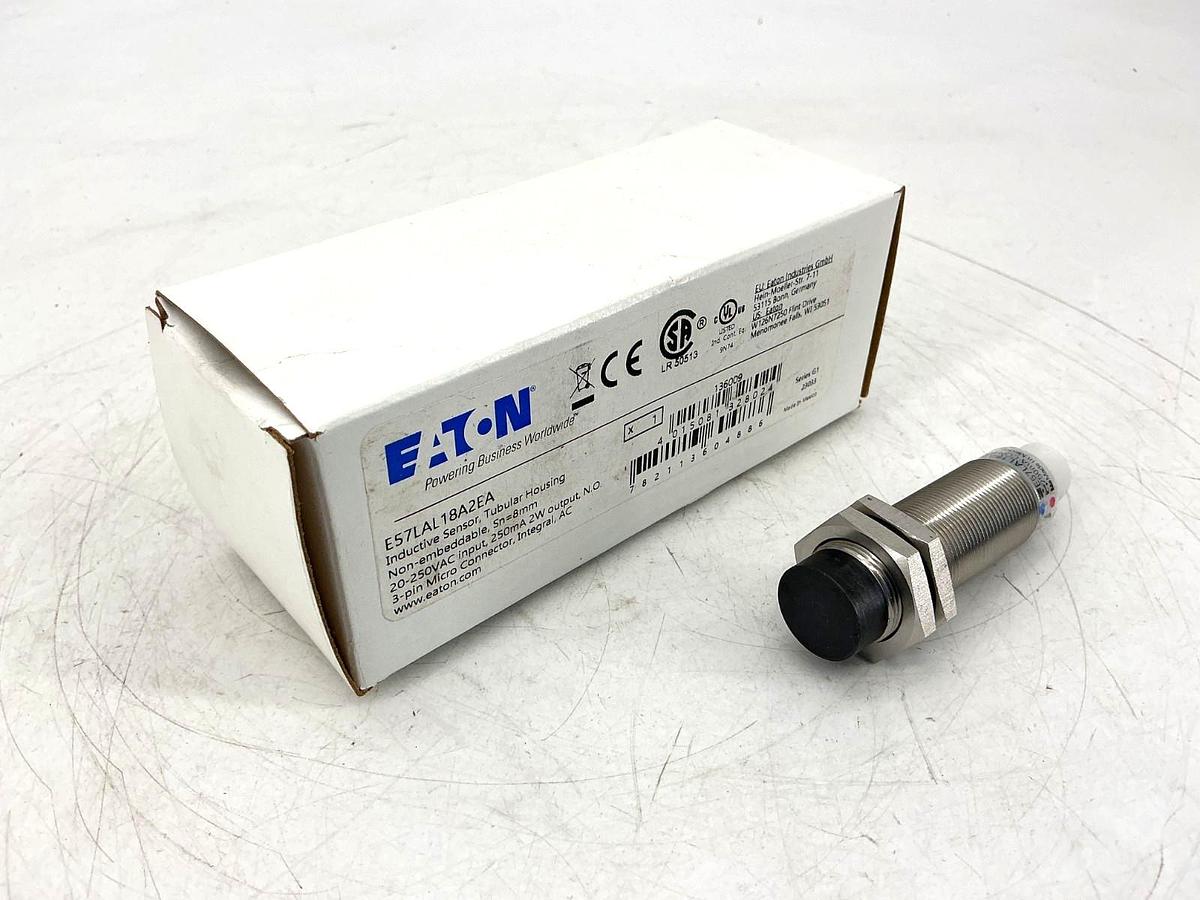 New Eaton E57LAL18A2EA Ser G1 Tubular Inductive Prox Sensor Sn=8mm 3P 20-250VAC