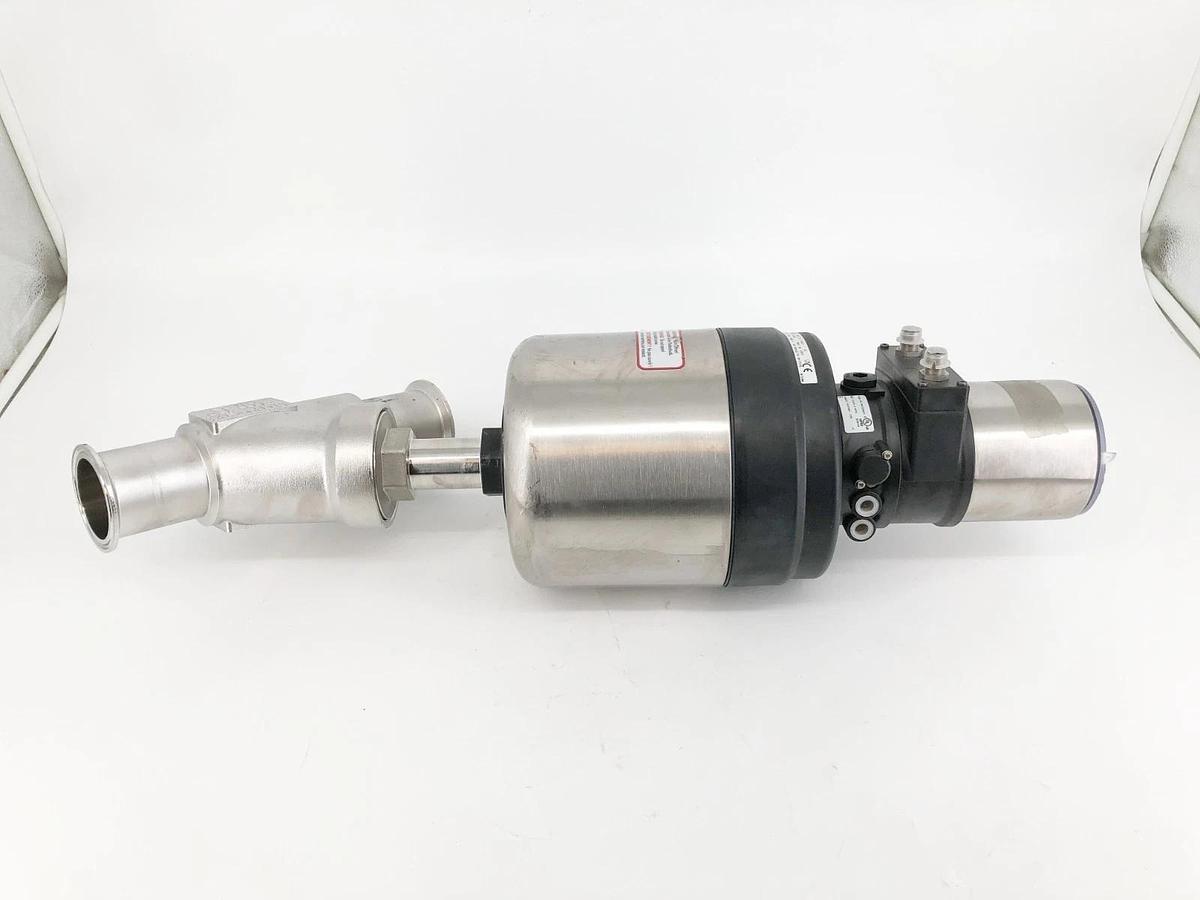 New Burkert 2300 A SS Kvs53 Angle Seat Valve w/ 8692-E2-..-L PU02 - No Box