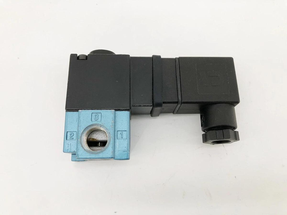 New MAC Valves 113B-501JB Solenoid Valve 3-Way 24VDC 6W 1/4" NPTF - No Box