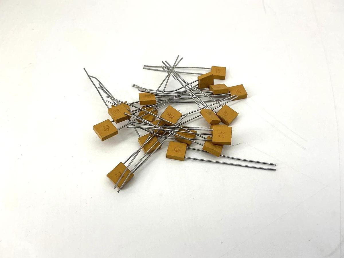 Bag of 20 CK06BX104K Ceramic Multilayer Capacitor 100VDC