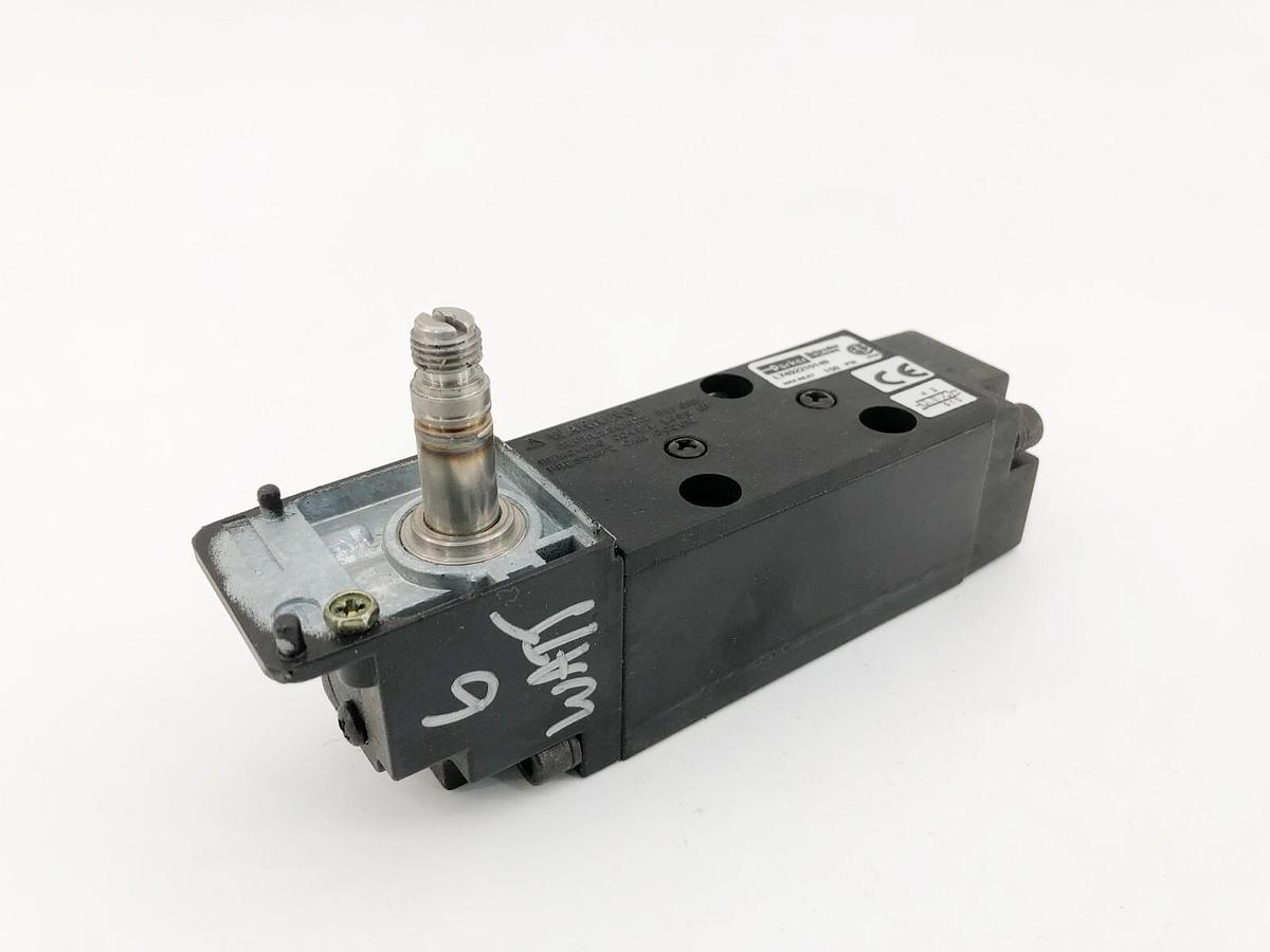 Used Parker L7452210149 Pneumatic Valve 150psi - No Coil