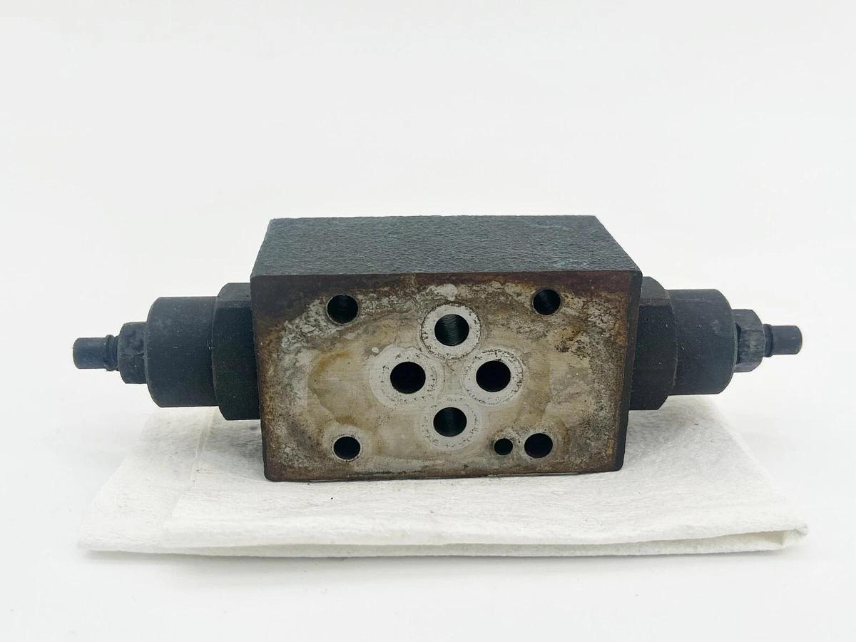 Used Vickers DGMFN-3-Y-A2W-B2W-41 Flow Control Valve 694412