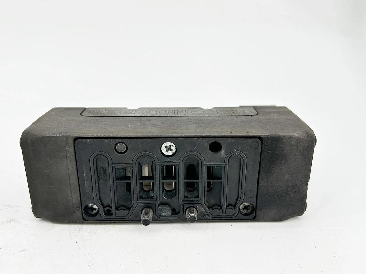 Used Rexroth R432006097 Solenoid Operated Control Valve 2 Position 145PSI 120V