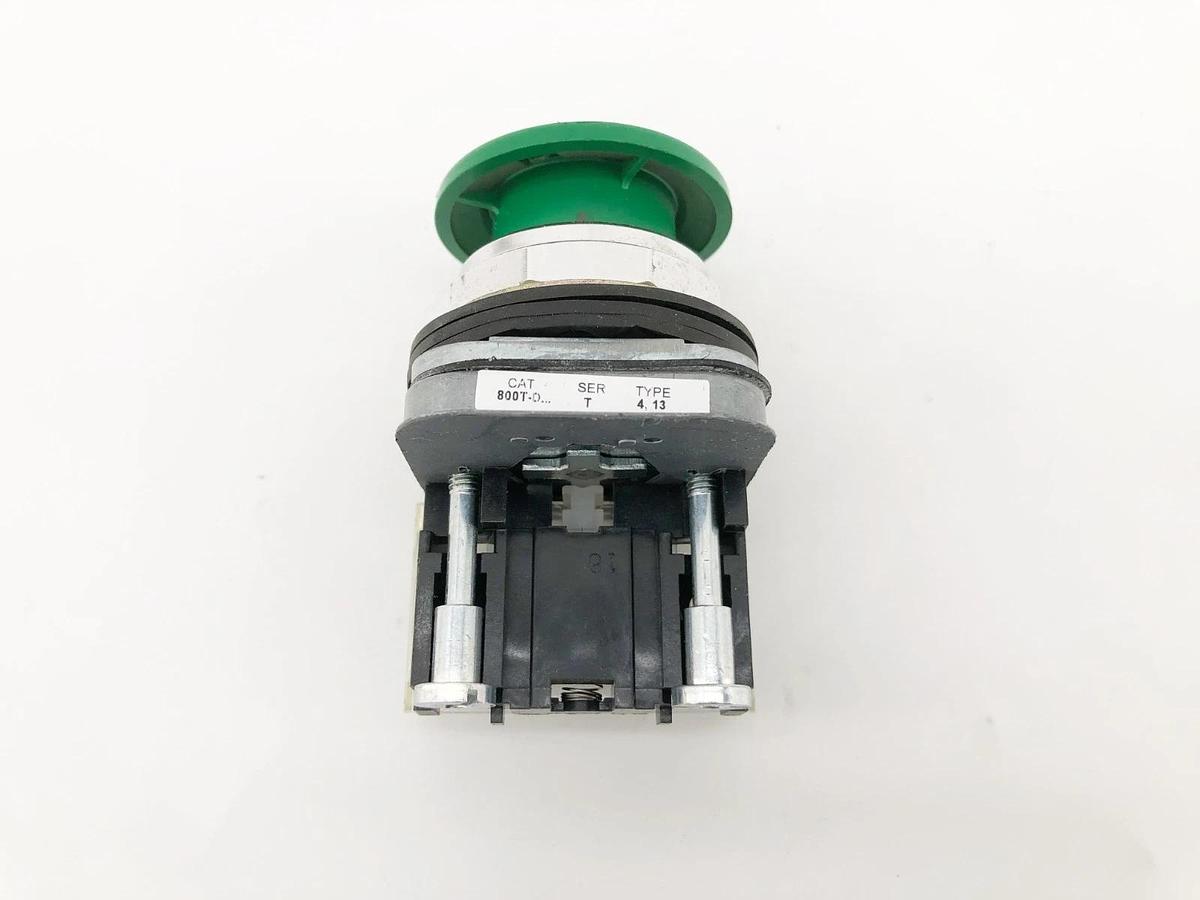 New Allen-Bradley 800T-D Ser. T Green Pushbutton Type 4 13 800T-XA - No Box