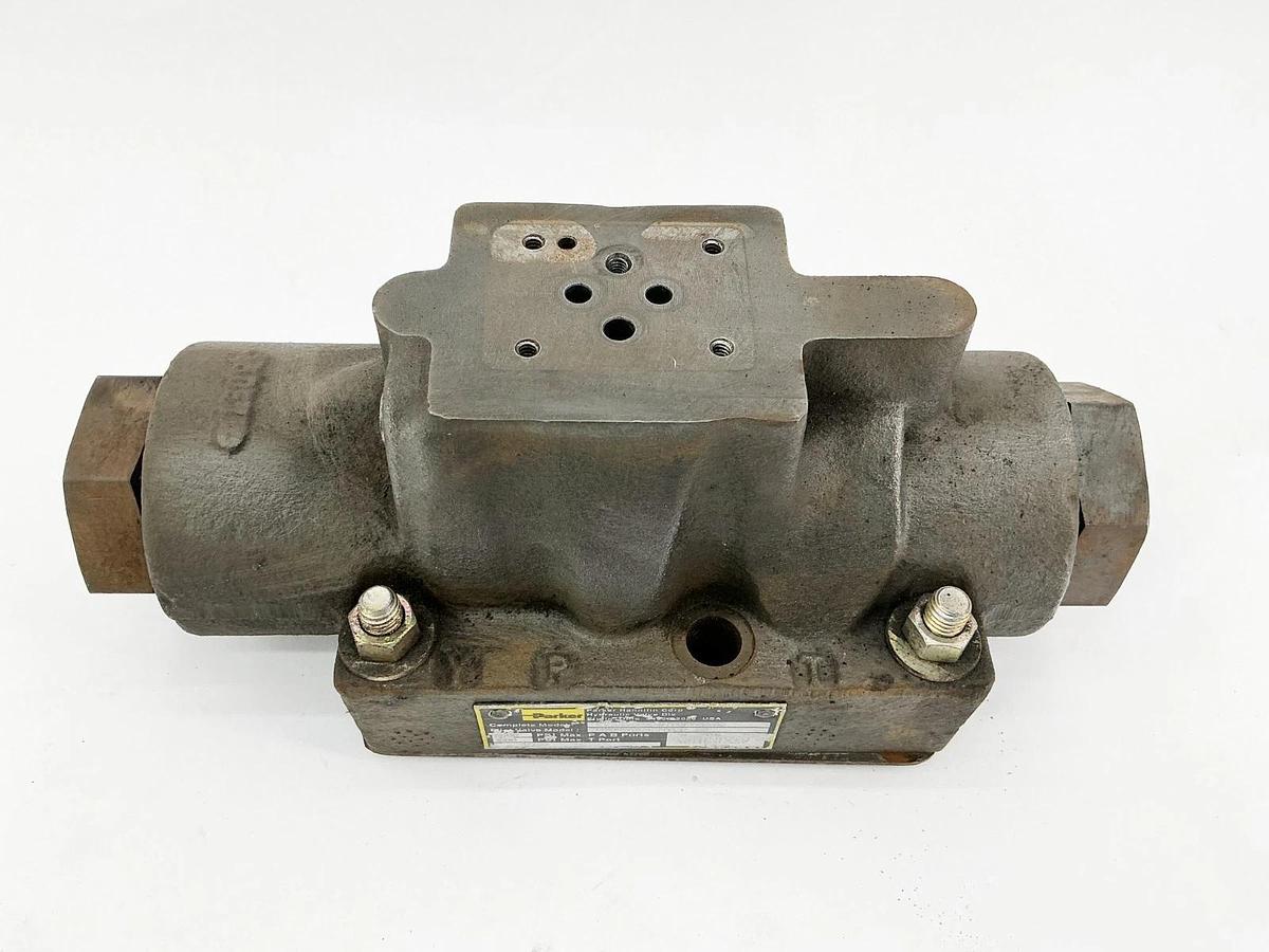 Used Parker D1VHW004CNYCF 82 Hydraulic Pilot Valve Base