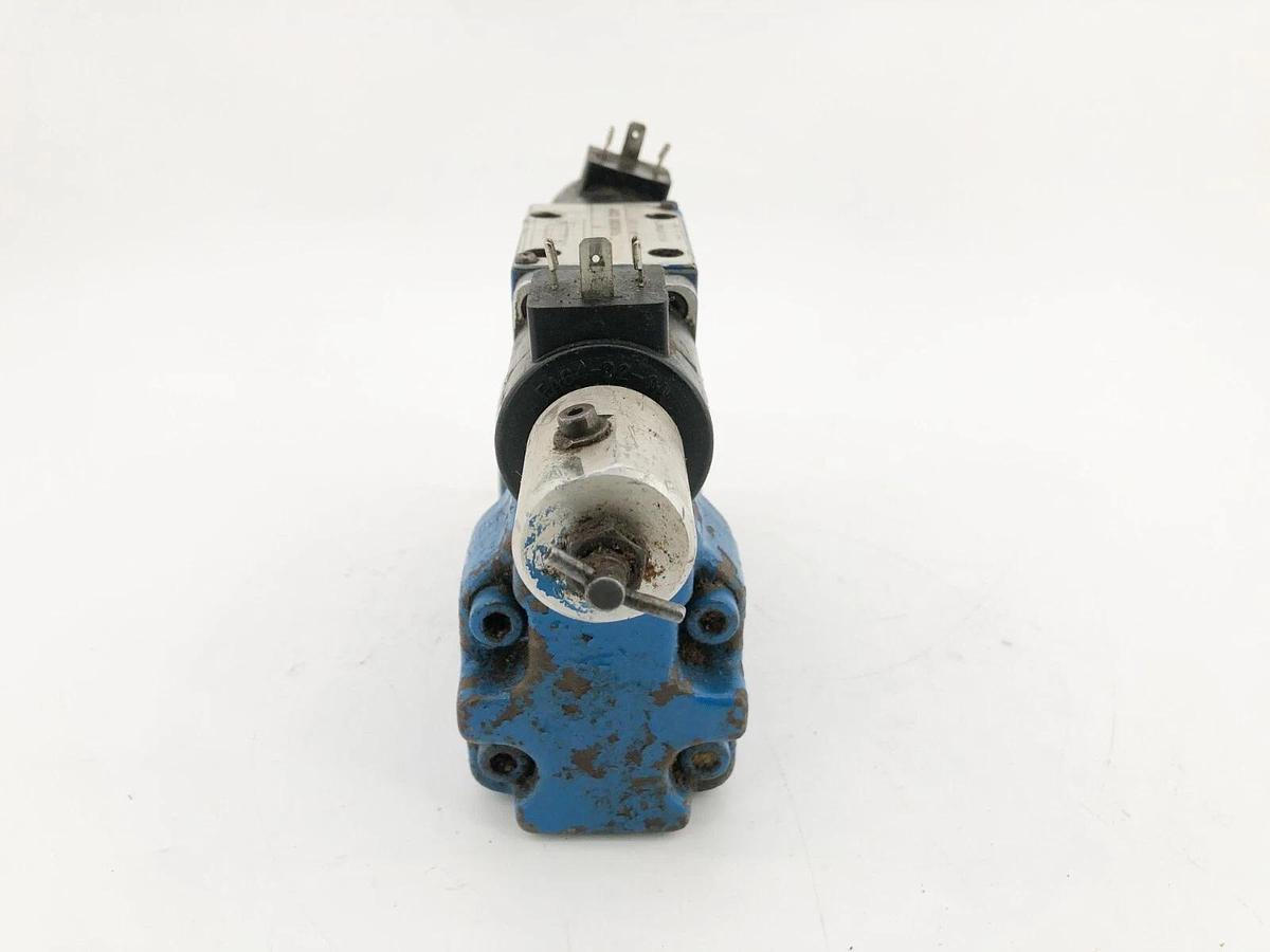 Used Nachi ESD-G03-C540-A-E10 Directional Proportional Valve 24VDC 2Y05239