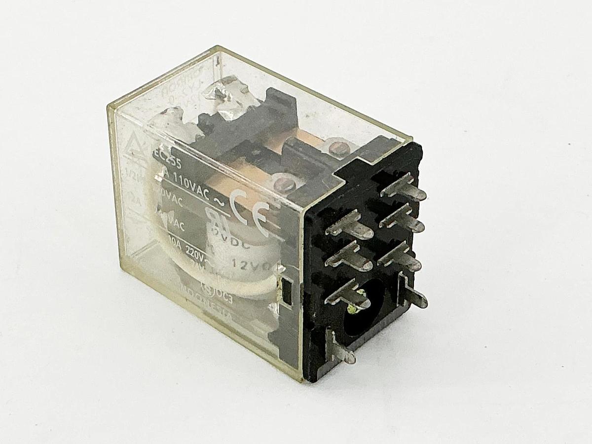 New Lot of 2 Omron LY2-0 Relay 12VDC 8 Pin - No Box
