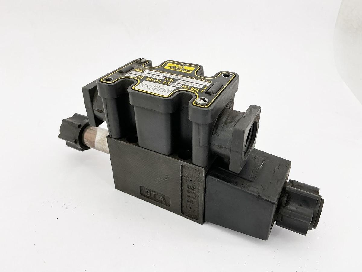 Used Parker D1VHW004CNYCF Solenoid Valve 110/120V 50/60Hz 1500PSI - Missing Coil