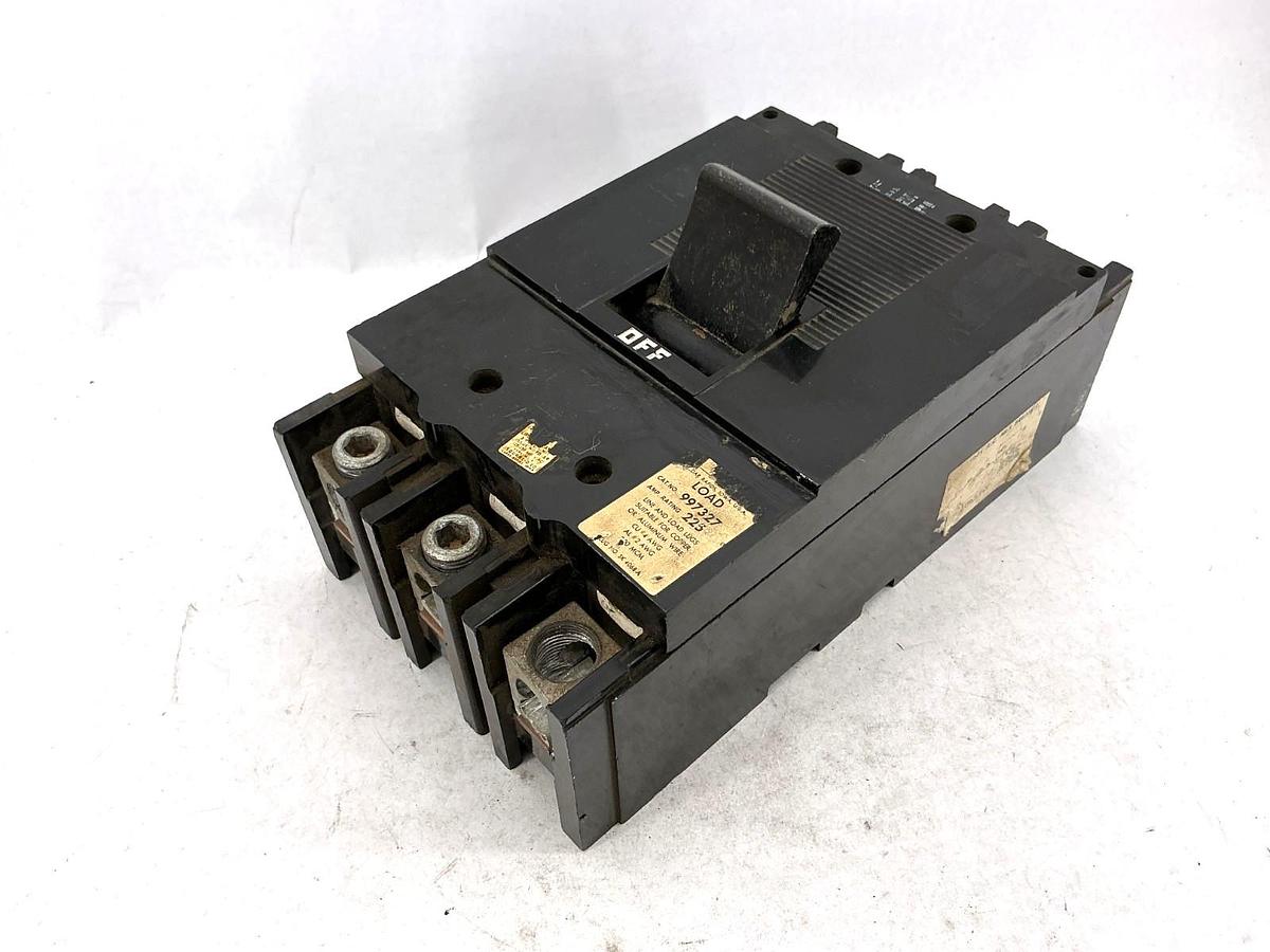 Used Square D 997327 Circuit Breaker Molded Case 3-Pole 3-Phase 225A 600VAC
