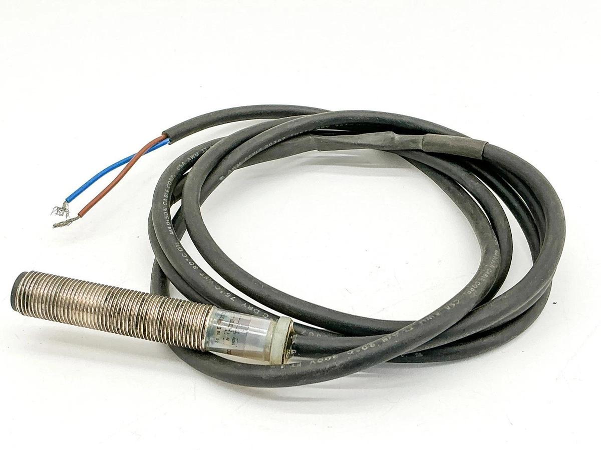 Used Eaton E57-12LE06-D Proximity Sensor 10-50VDC Sen:6mm 2 Wire