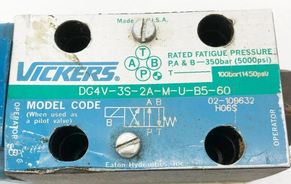 Used Vickers DG4V-3S-2A-M-U-B5-60 Directional Control Valve 120V 1450psi 02-109632
