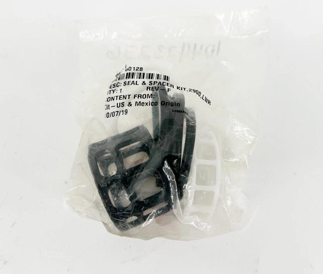New 60128 Seal & Spacer Kit 2900 LWR Rev F