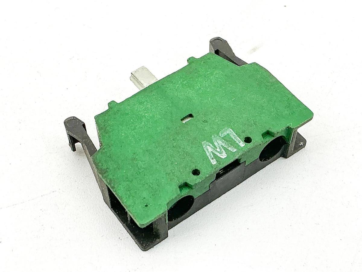 Used Lot of 4 Allen Bradley 800E-3X10 Contact Block 690V 10A Ser.A - No Box