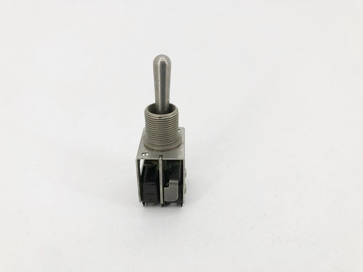 New Honeywell Microswitch 13AT2 Toggle Switch 5A 125VAC