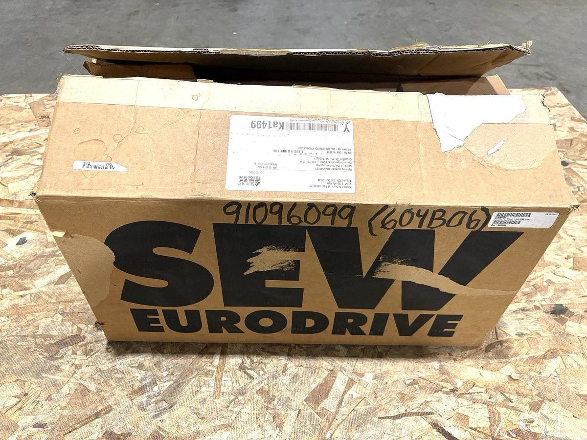 New SEW Eurodrive DRN100L4/FG/EK8S/DH 5HP Inverter Duty Motor 230/460V 1758RPM