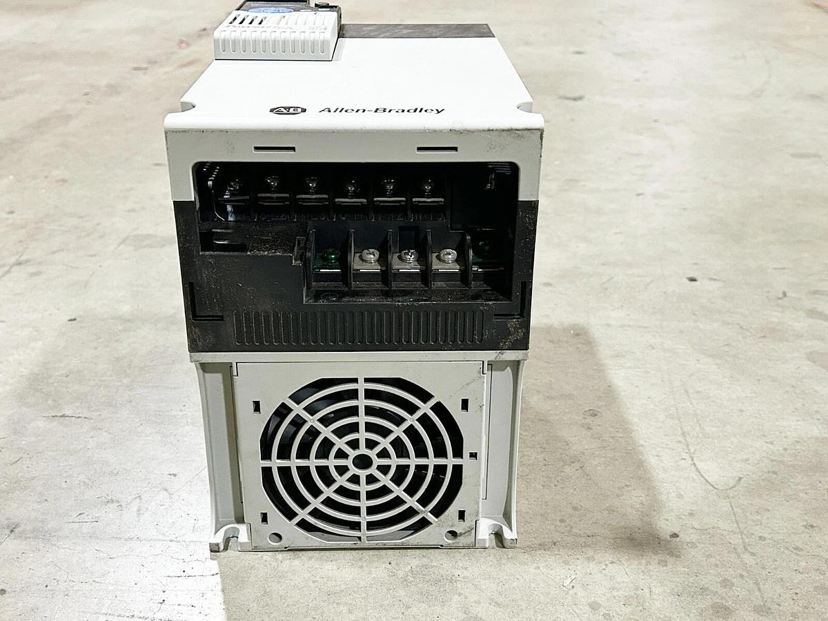 Used Allen Bradley 25B-D037N114 AC Drive Powerflex 525 480V 37A 25HP (Parts Only)