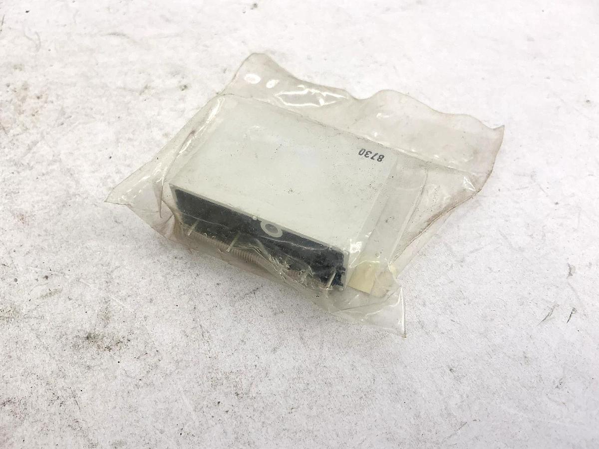 Lot of 2 New Grayhill 70-IDC5NP PLC I/O Module AC/DC Input 5-Pin 32V