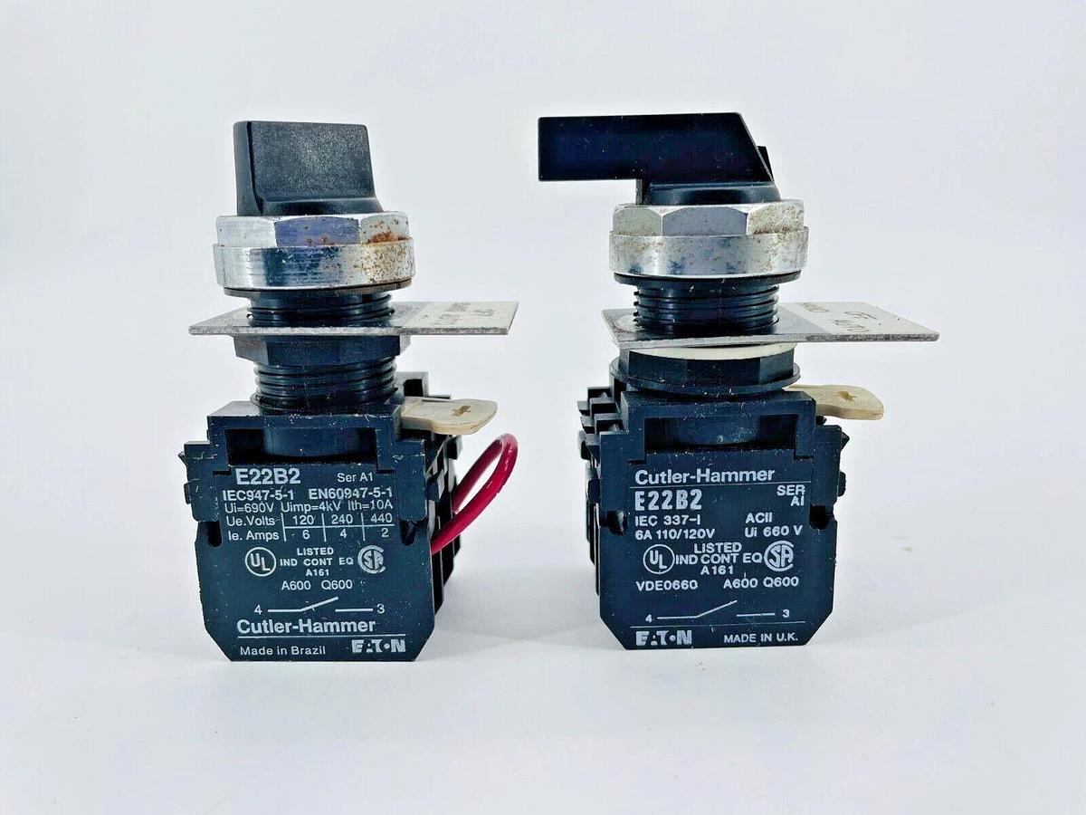 Used Lot of 2 Cutler Hammer E22XB51C Selector Switch 22mm 2POS 1NO 1NC E22B2