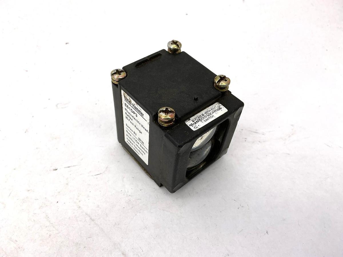 New Cutler-Hammer E51DP3 Ser B3 Photoelectric Head Reflex 35ft Range - No Box