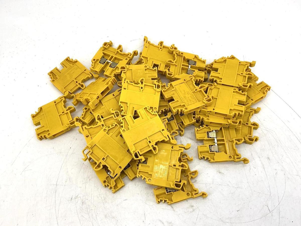 Used Lot of 32 ABB Entrelec M4/6-5116-YELLOW Terminal Block 10AWG 25A 600V M4/6 5116